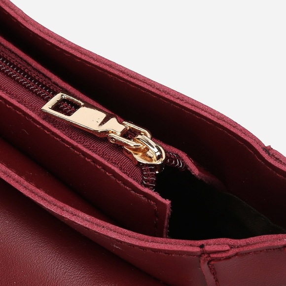 ARYA TARA • Tassel Detail Flap PU Crossbody Bag - Picture 3 of 6